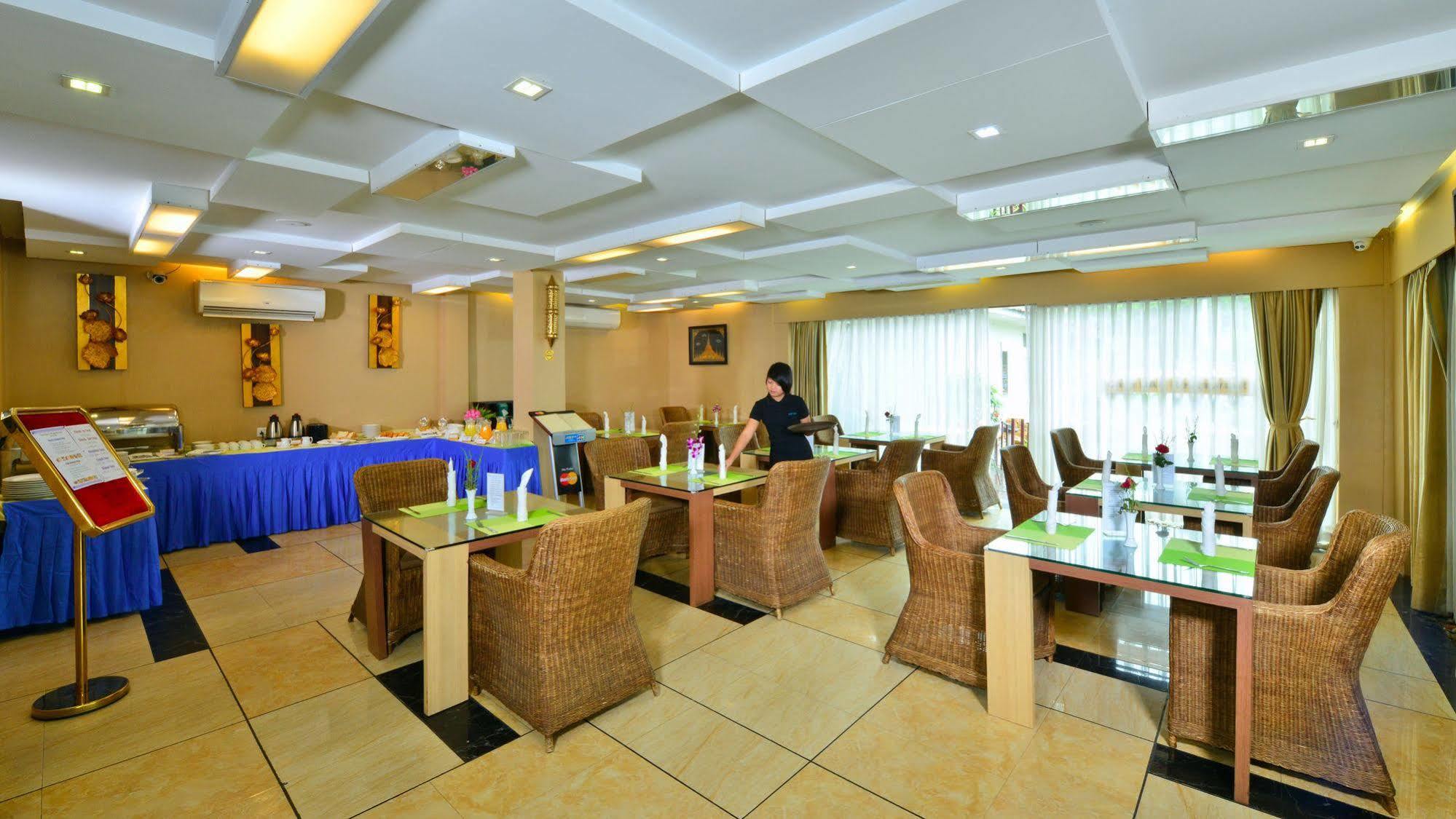 Business Alliance Hotel Yangon Dış mekan fotoğraf